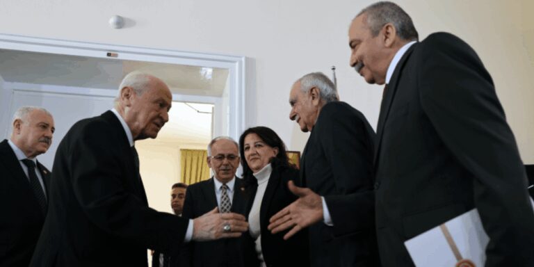 bahceliden-sirri-sureyya-onder-hamlesi-qfAPT4Fw.jpg