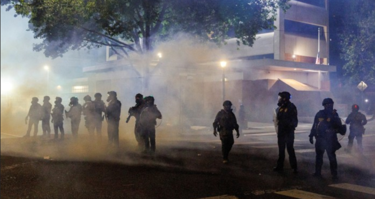 abdde teror operasyonu trump askerlerini sokaga suruyor UG41tf8b