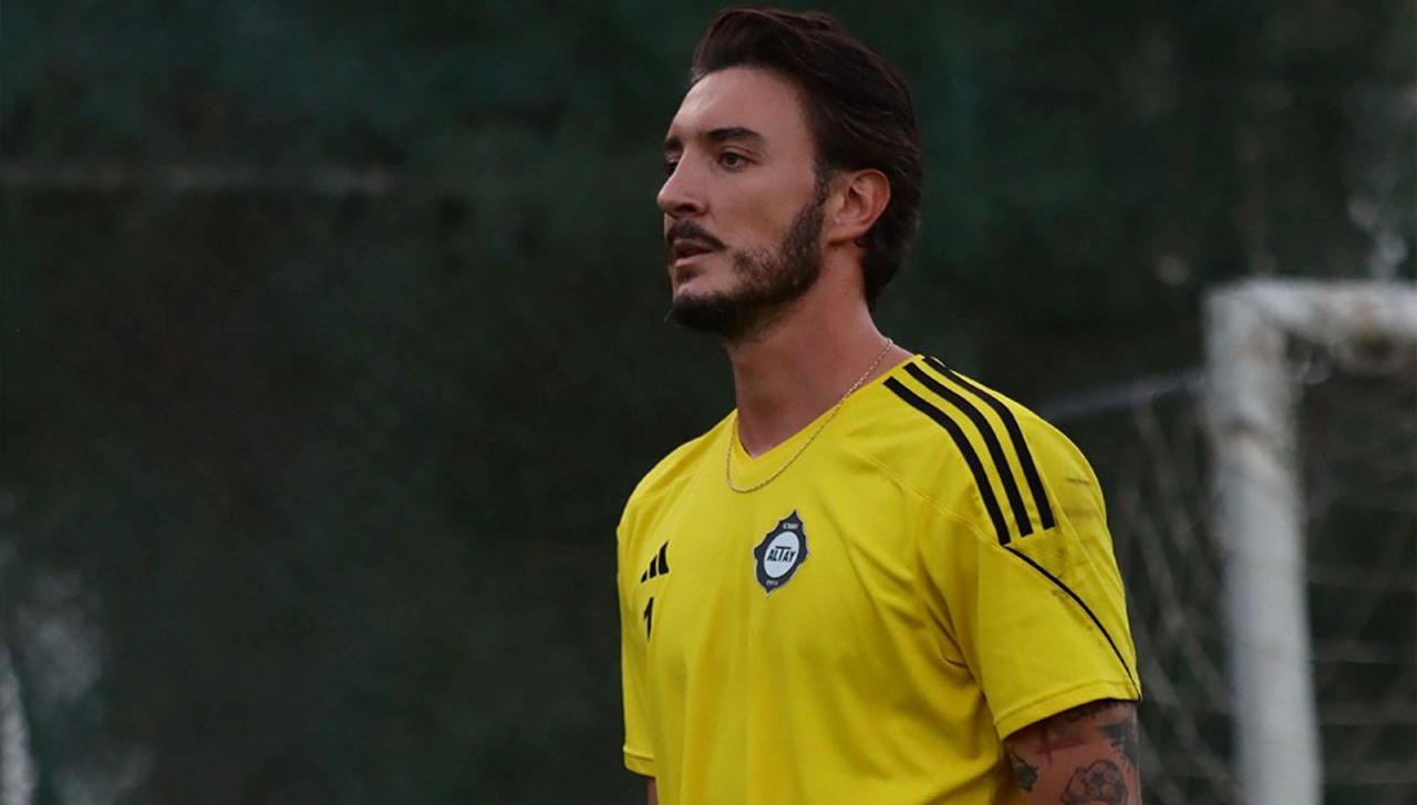 altayda kaleci ozandan kotu haber 4HNSp3RB