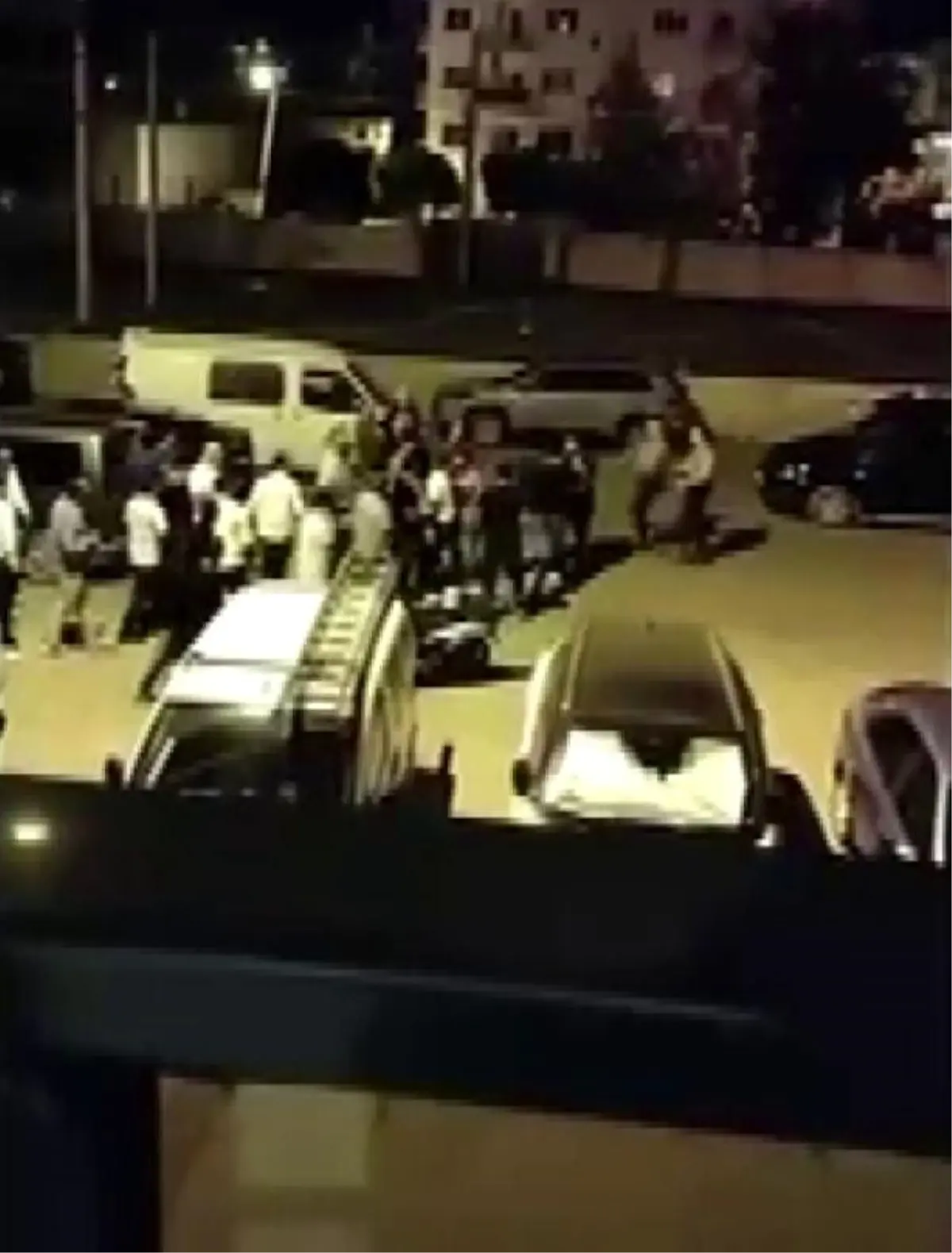 izmirde dugun salonunda polis saldirisi hcF2TdGQ