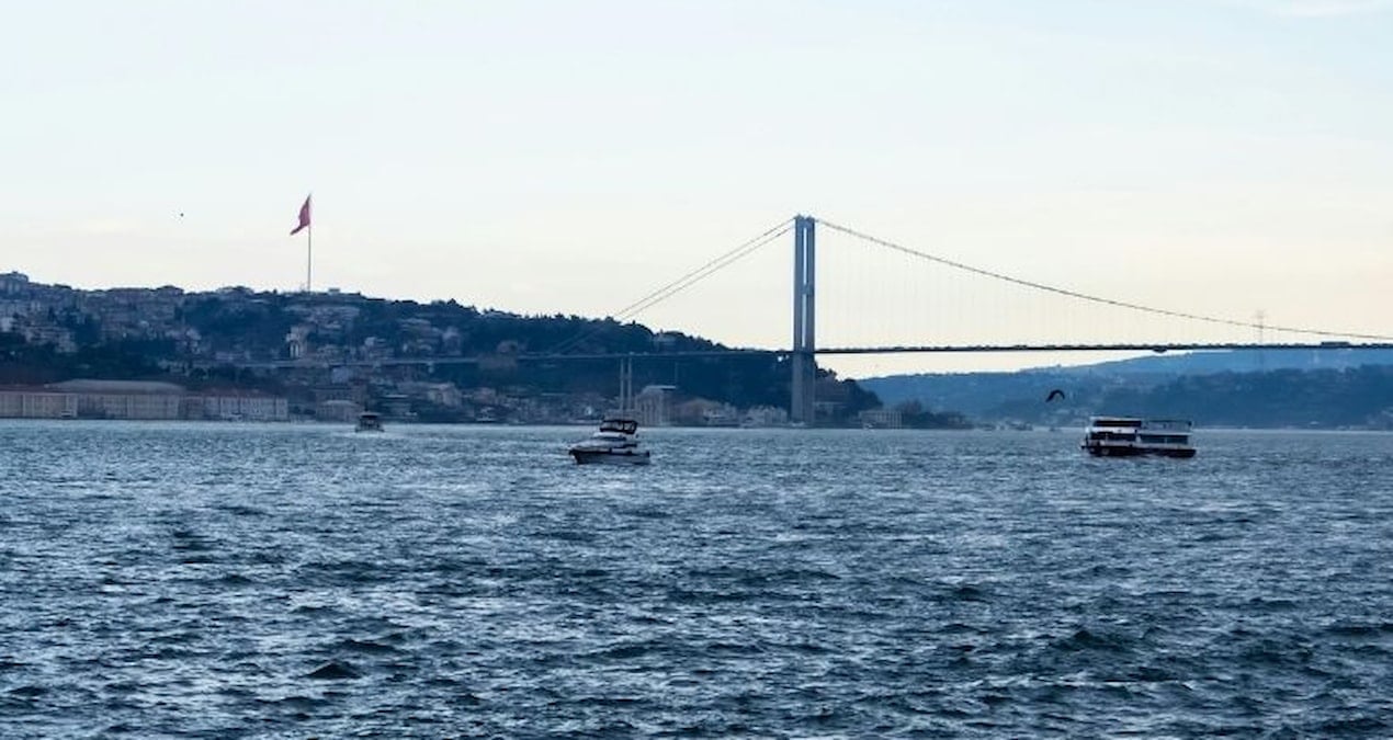 yedekli gemi gecisi nedeniyle istanbul bogazi gemi trafigine kapatildi Sfcl7LRE