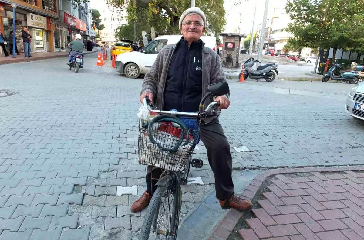 80 yasinda bisikletle saglikli yasam 9ABTu2JY.jpg