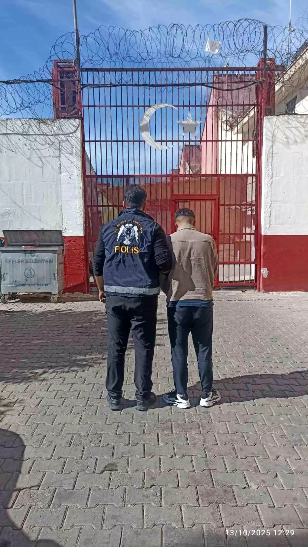 aydinda firari hukumlu polisi tarafindan yakalandi PGzn2vHL.jpg