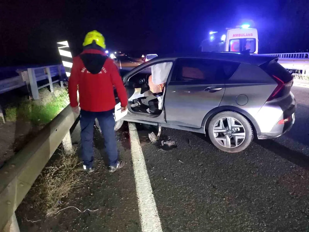 balikesirde otomobil ile motosiklet carpisti 1 yarali ikAt5TsG.jpg