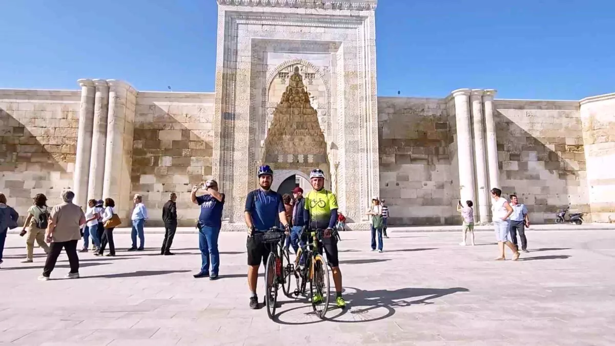 ms hastaligina ragmen bisikletle hayata tutunuyor 7AFiPqwv.jpg