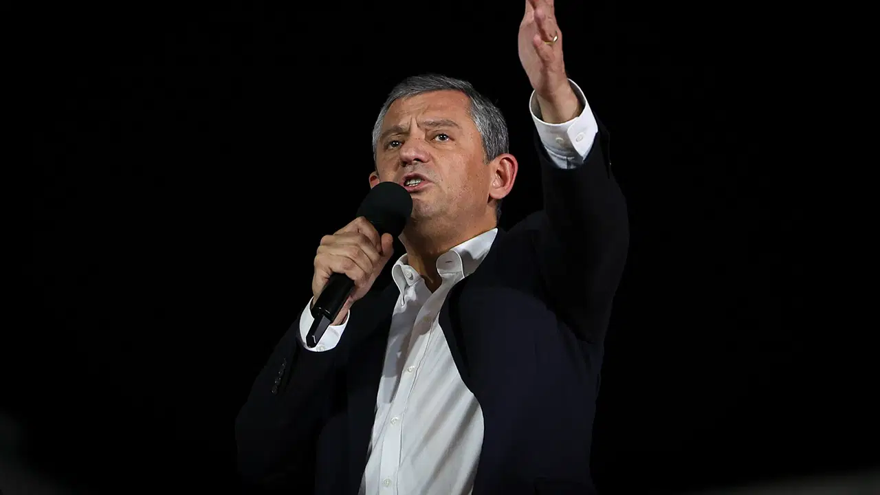 akin gurleke sure vermisti ozgur ozelden bu aksam icin saatli cagri fCzPukXs.jpg