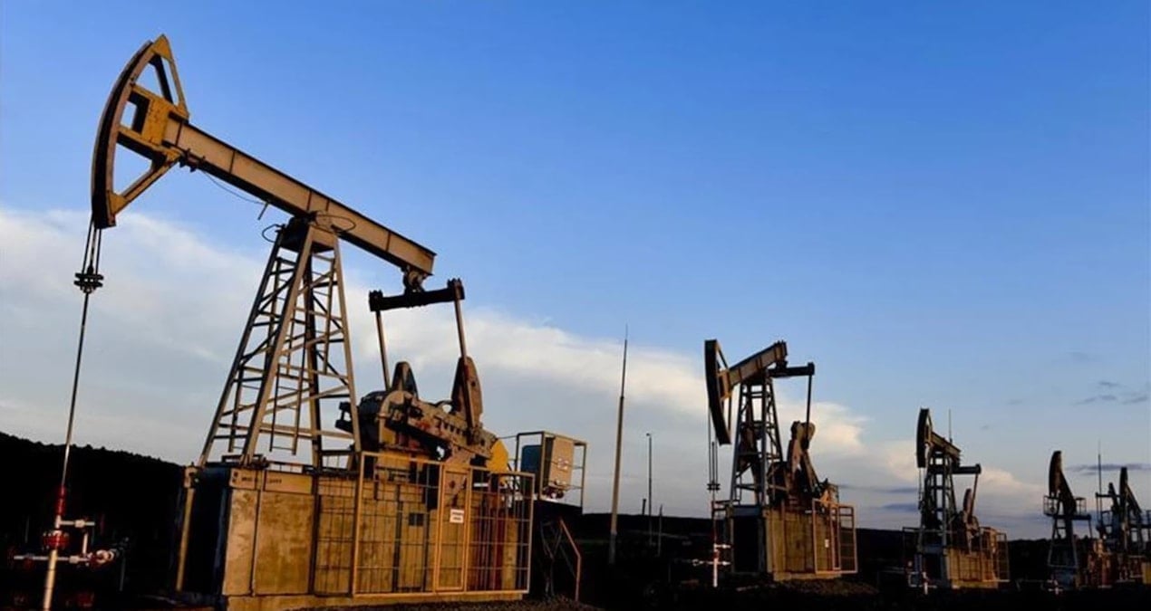 artik kendi kendimize yetiyoruz dediler benzini mazotu ithal etmeyi biraktilar iMRWlzD3.jpg