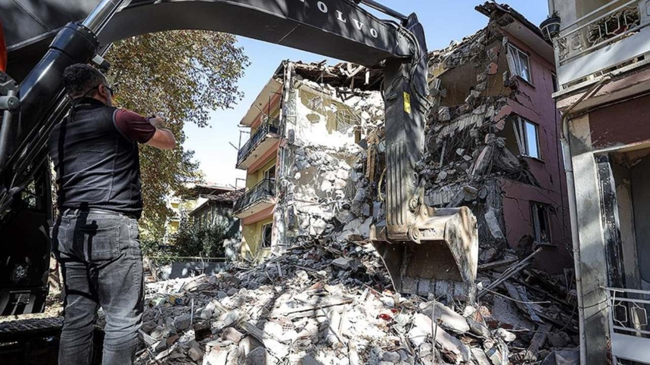 balikesirin sindirgi ilcesi afet bolgesi ilan edildi MeDfiIzU.jpg