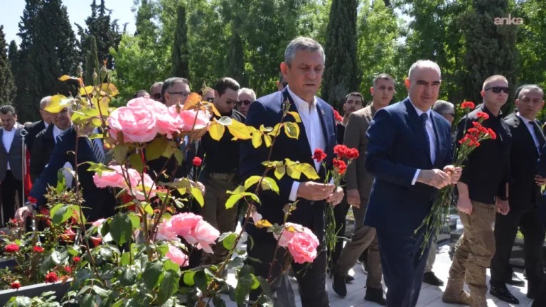 soma-faciasinin-12nci-yili-chp-genel-baskani-ozgur-ozel-maden-sehitligindeki-anma-programina-katildi-12ec1naD
