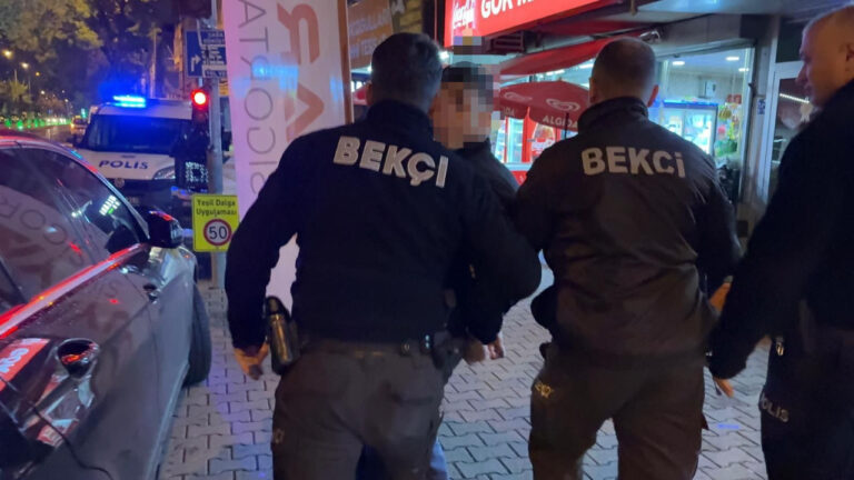 tartisma-bicakli-kavgaya-dondu-16-yasindaki-cocuk-hastanelik-oldu-nhc2QX94